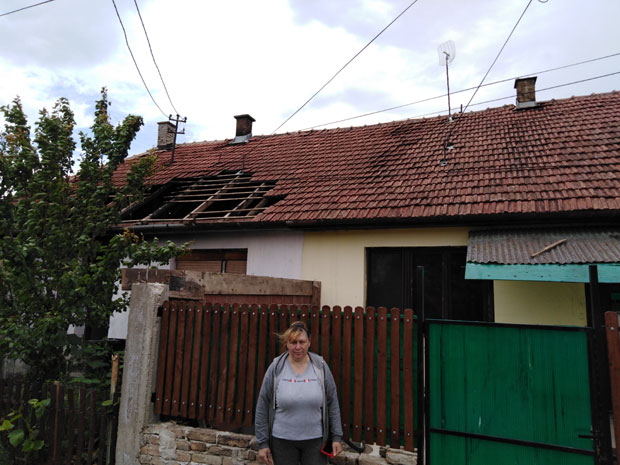 Због варнице из туђег стана остали су без крова над главом. А сада је доброта измамила сузе: Кикинђани помажу породици Рајић